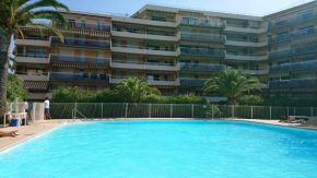 Frejus Plage, Appartement entier , piscine,parking,plage à 200m